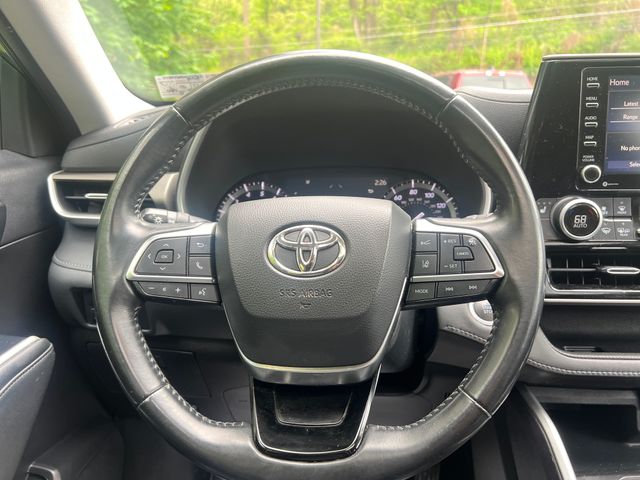 2021 Toyota Highlander XLE - Photo 13