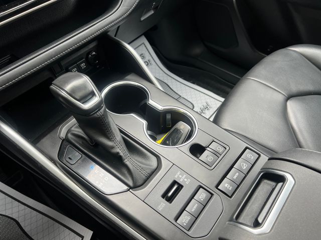 2021 Toyota Highlander XLE - Photo 21