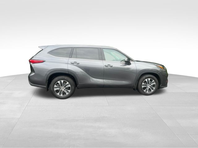 2021 Toyota Highlander XLE - Photo 5