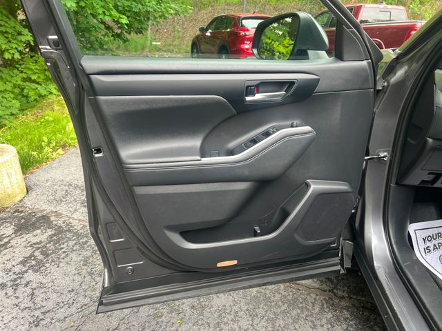 2021 Toyota Highlander XLE - Photo 8