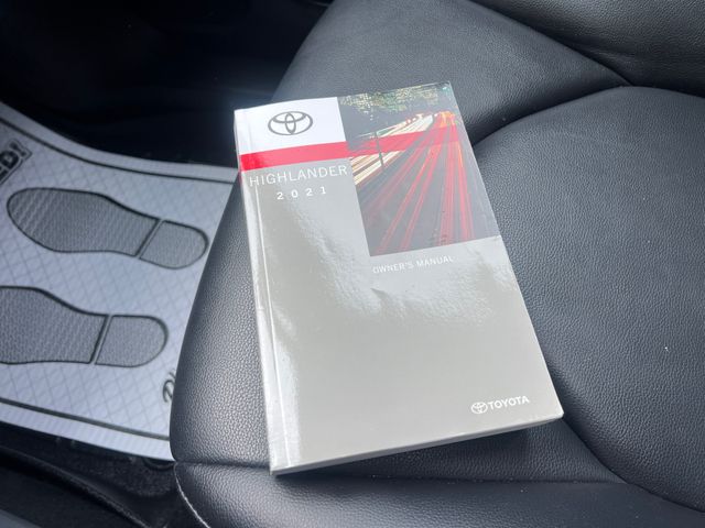 2021 Toyota Highlander XLE - Photo 31