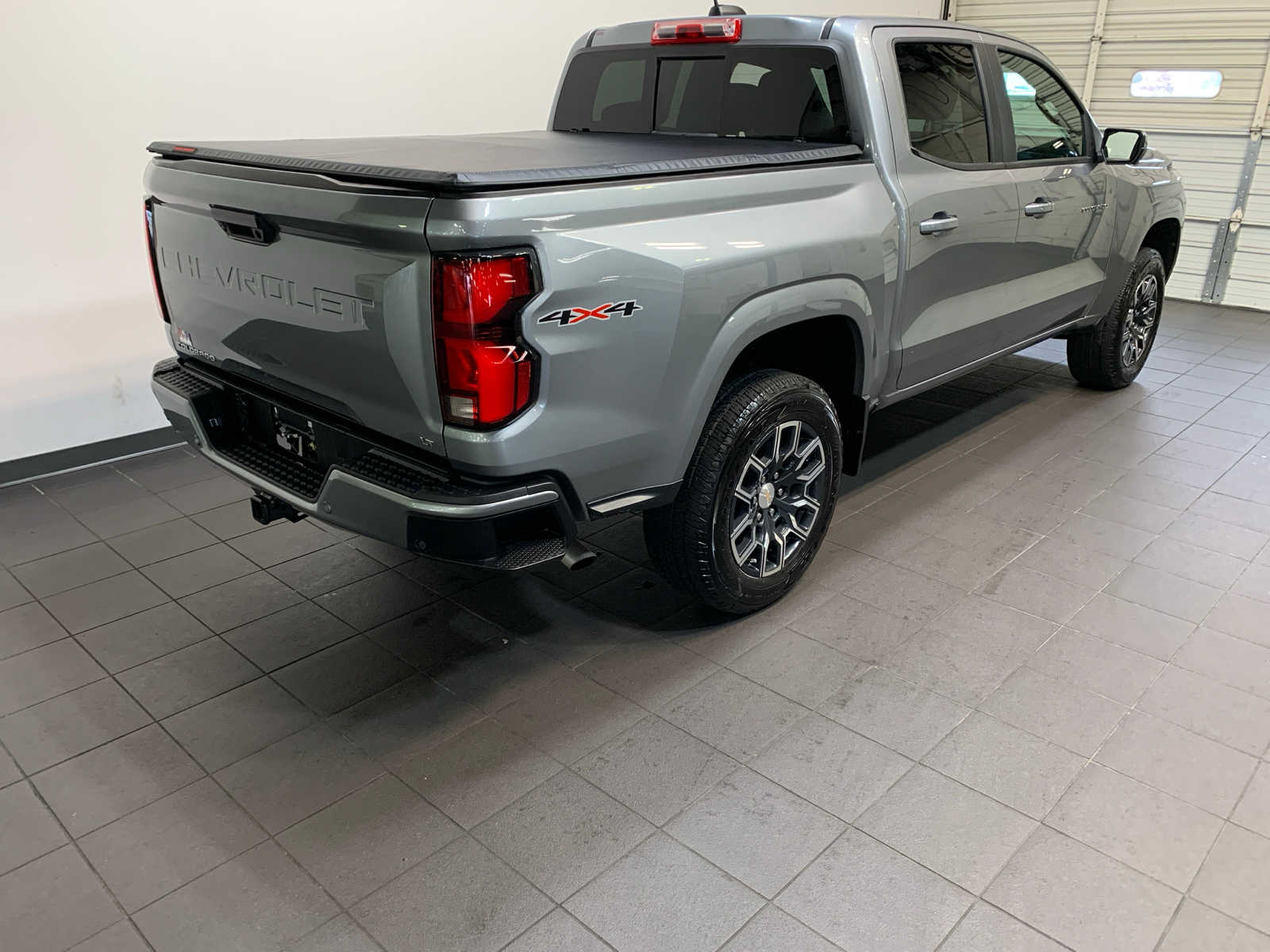 2024 Chevrolet Colorado LT photo 3