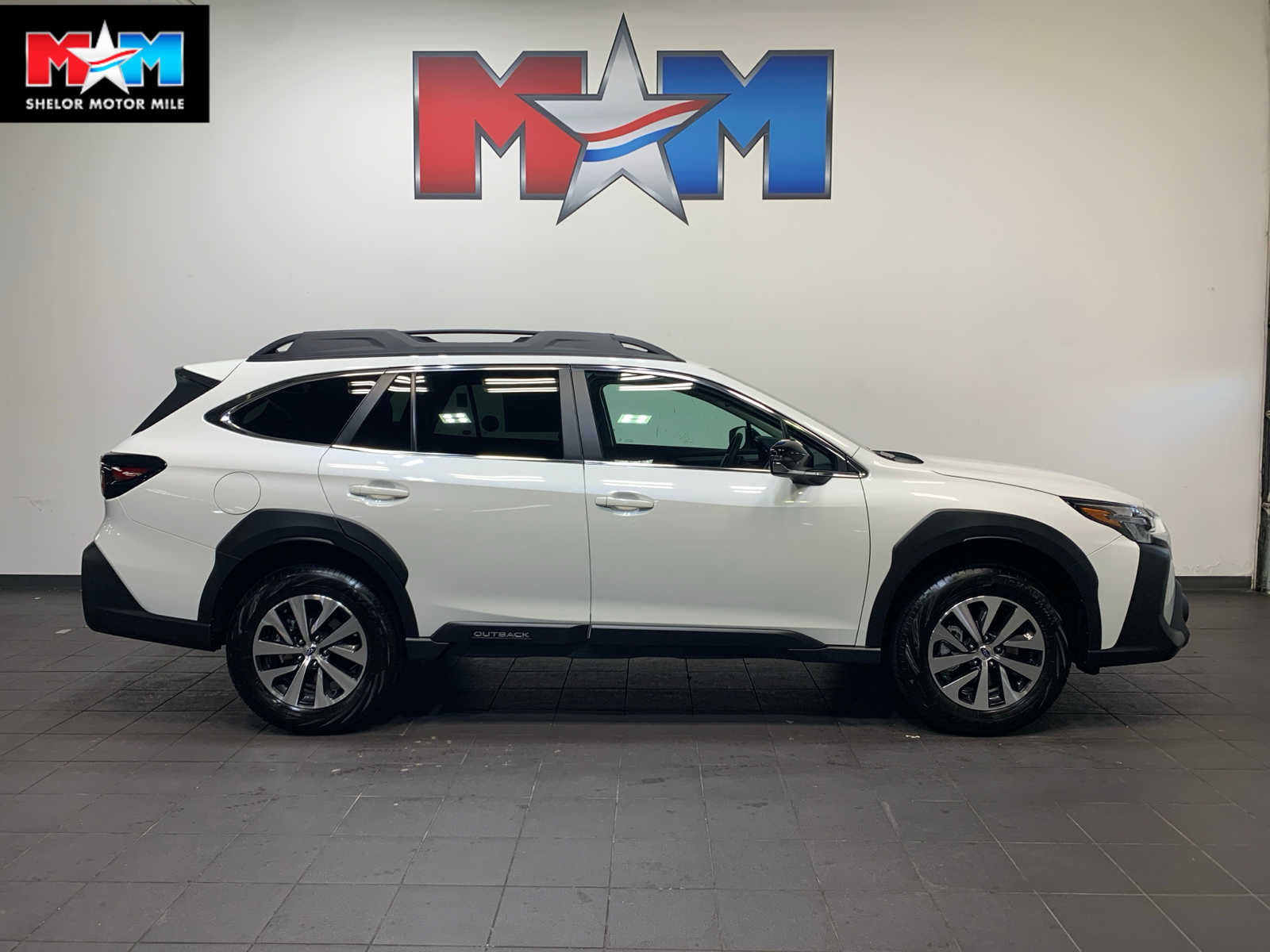 2025 Subaru Outback Premium's photo