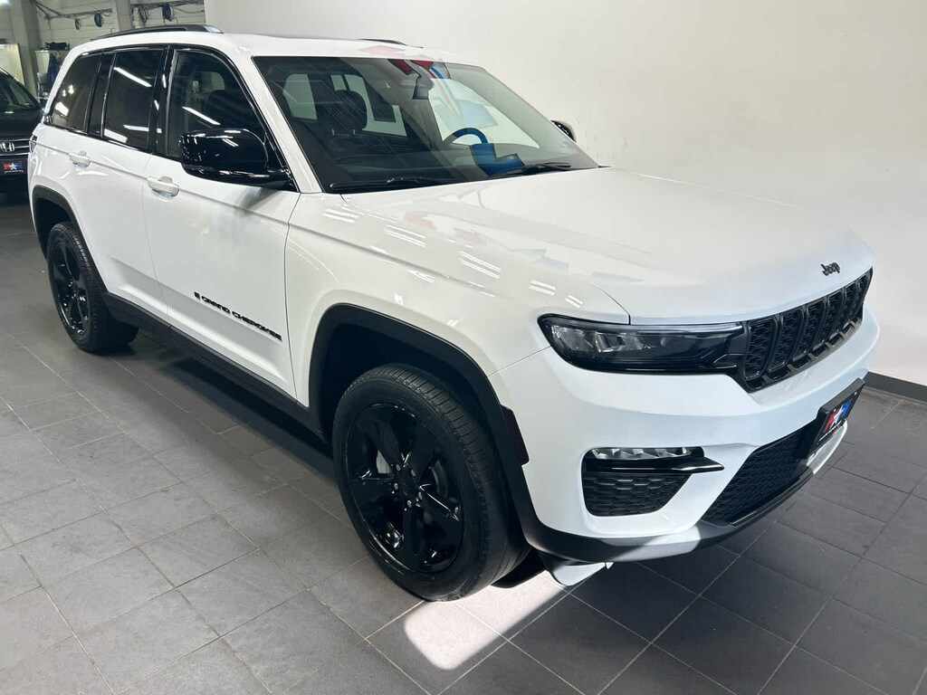 Used 2023 Jeep Grand Cherokee Limited 4x4
