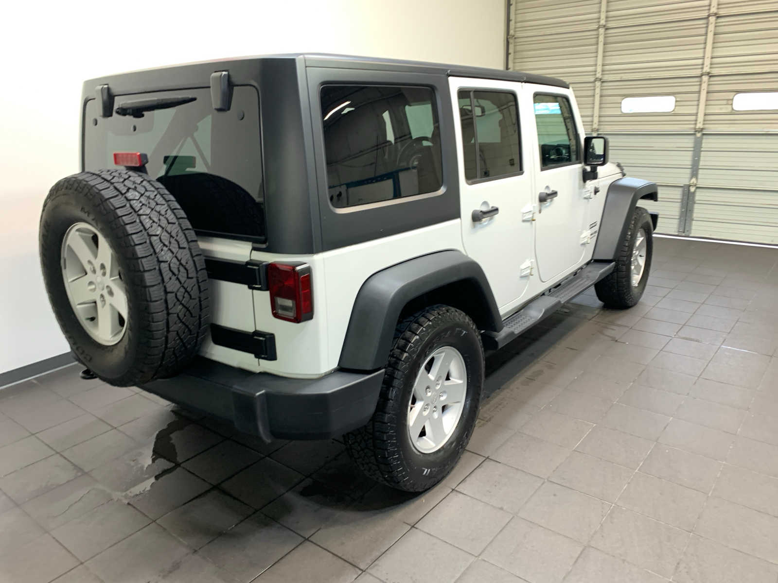 2018 Jeep Wrangler Unlimited Sport S photo 2