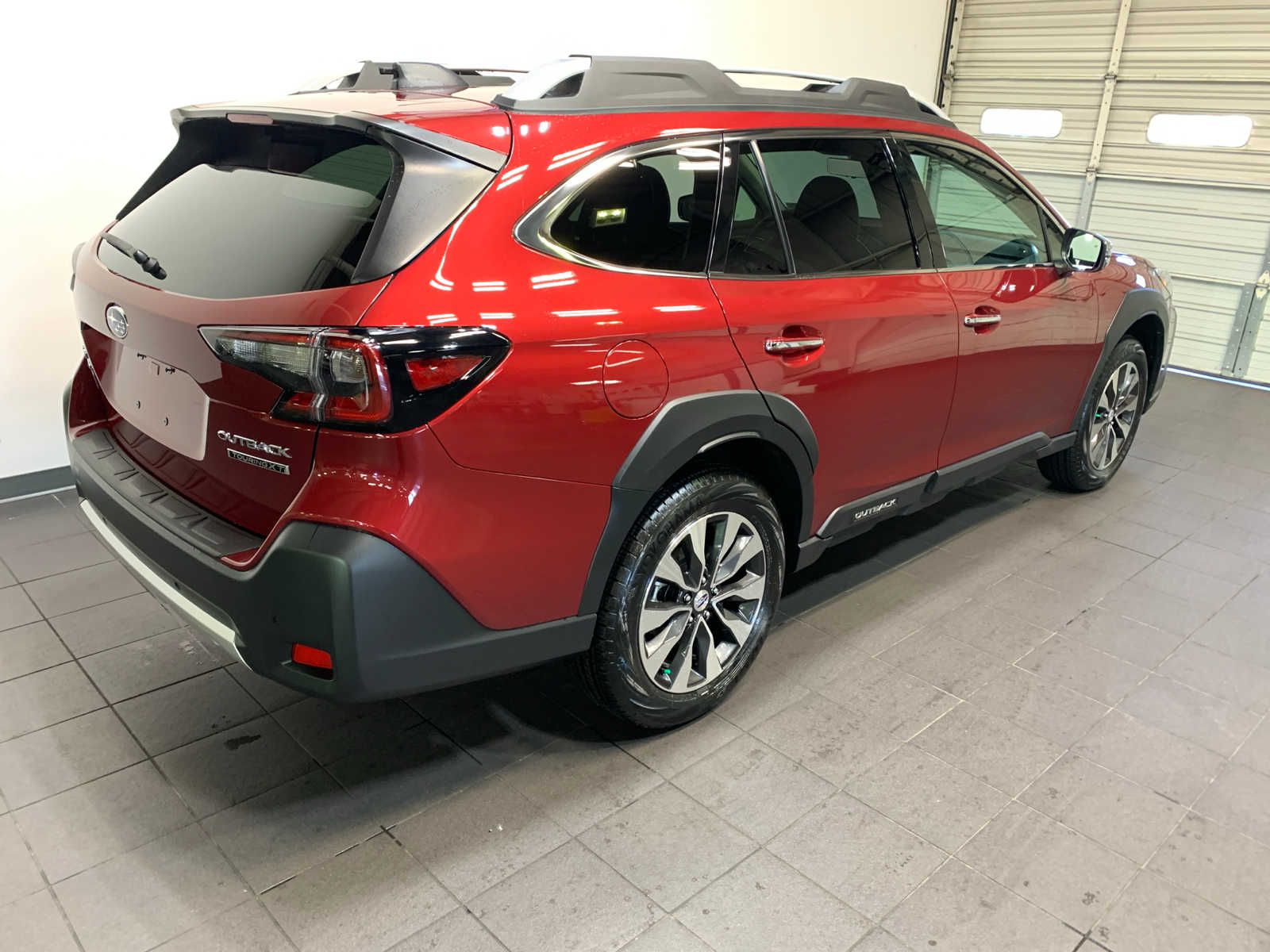 2025 Subaru Outback Touring XT photo 2