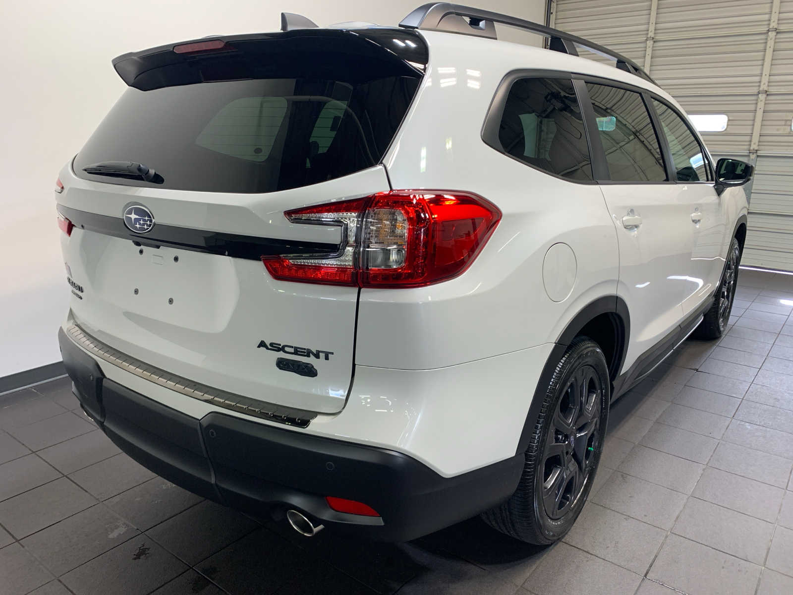 2025 Subaru Ascent Onyx Edition Touring photo 3