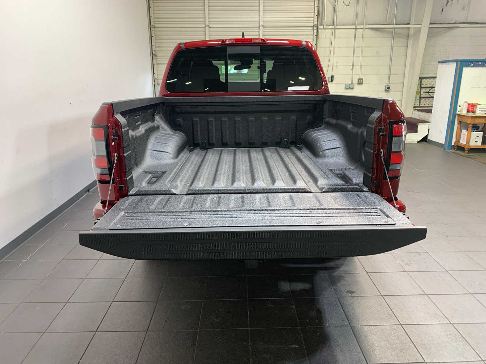 2024 Nissan Frontier PRO-4X Crew Cab photo 4