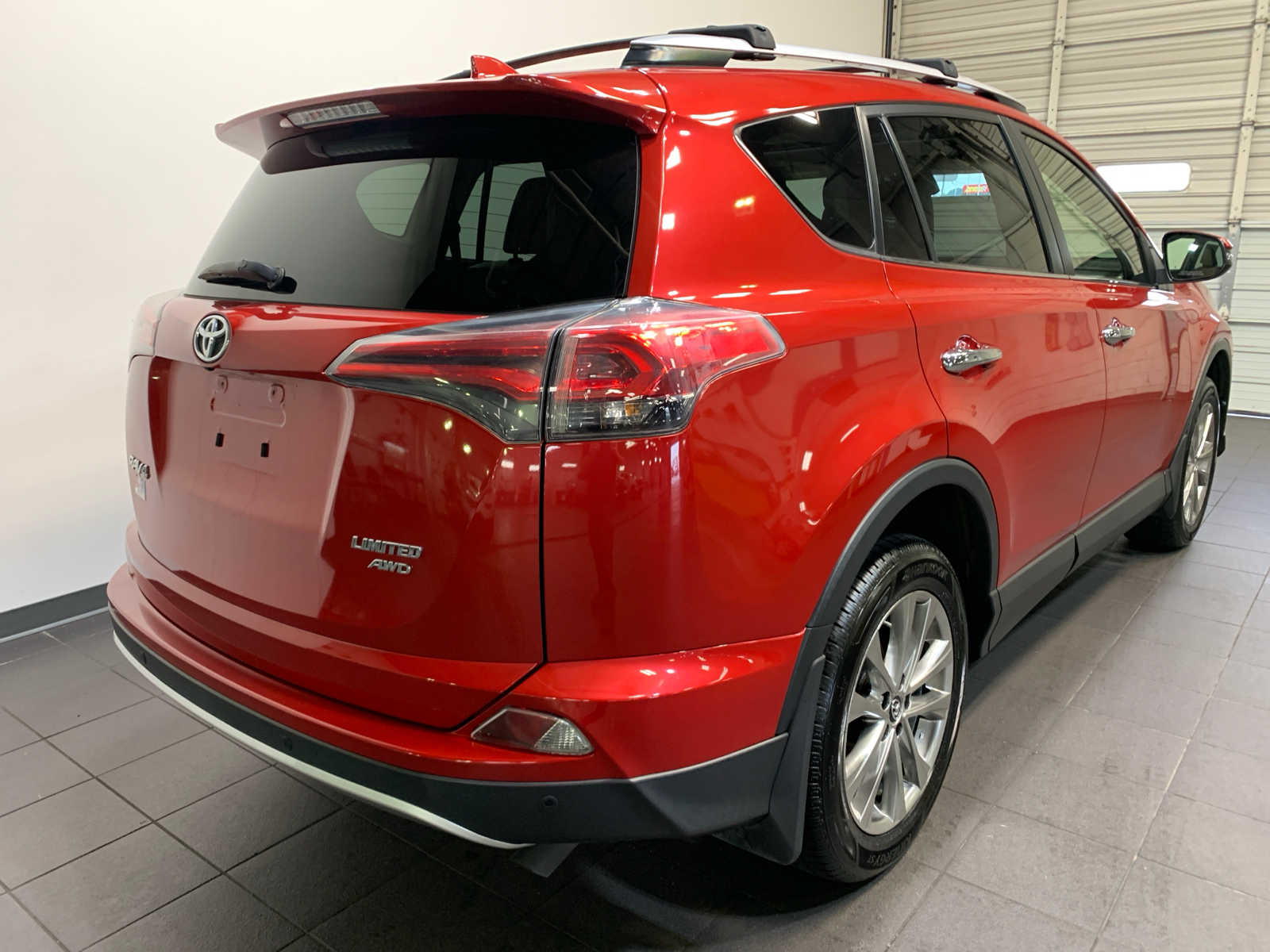 2016 Toyota RAV4 Limited photo 3