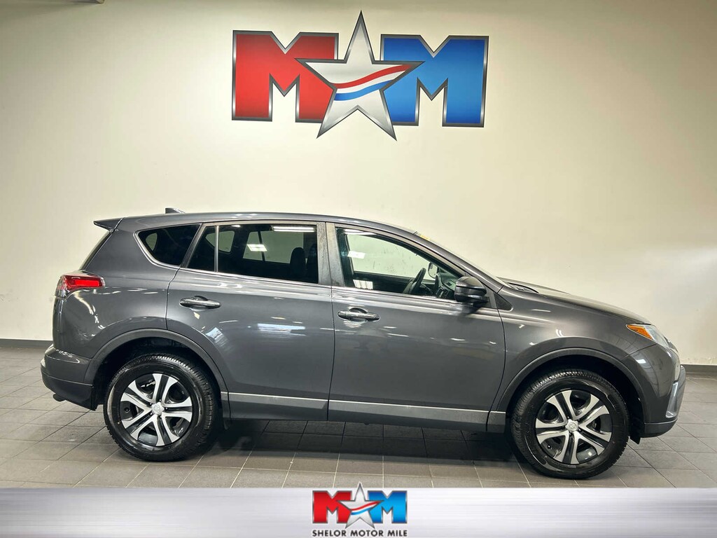Used 2018 Toyota RAV4 LE AWD (Natl)