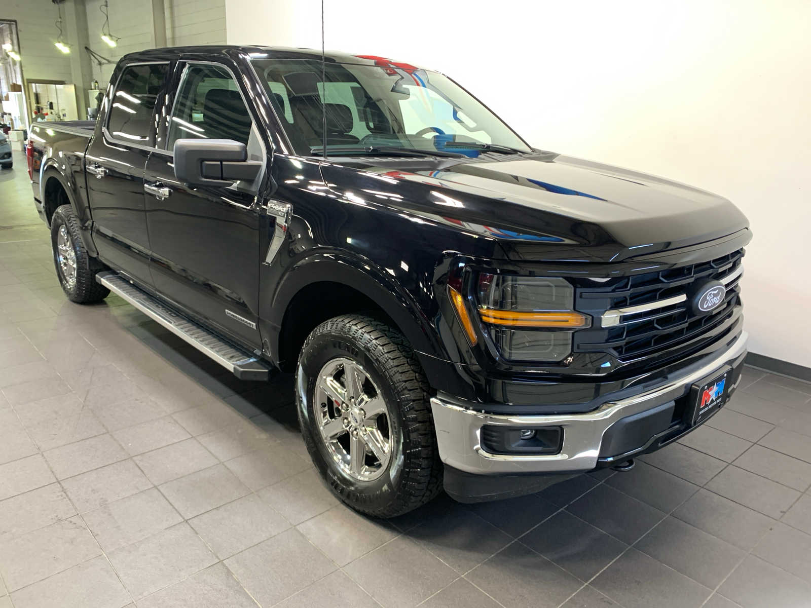 2024 Ford F-150 XLT photo 2