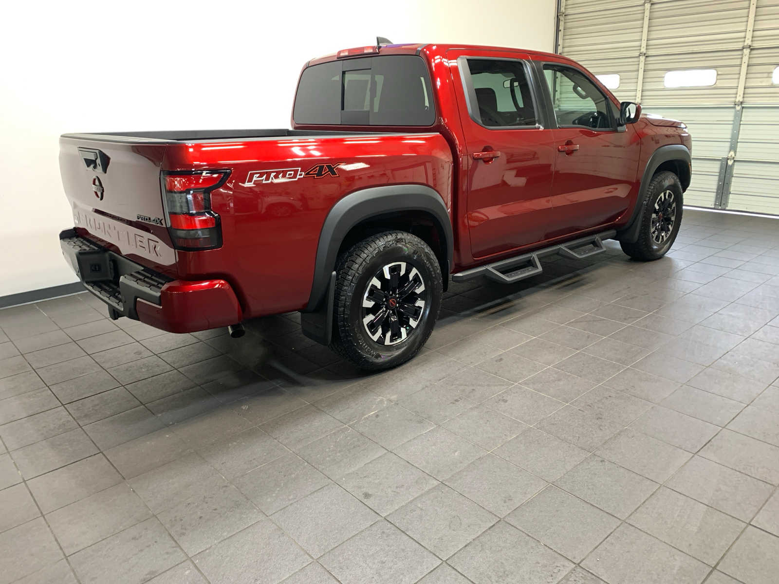 2024 Nissan Frontier PRO-4X Crew Cab photo 3