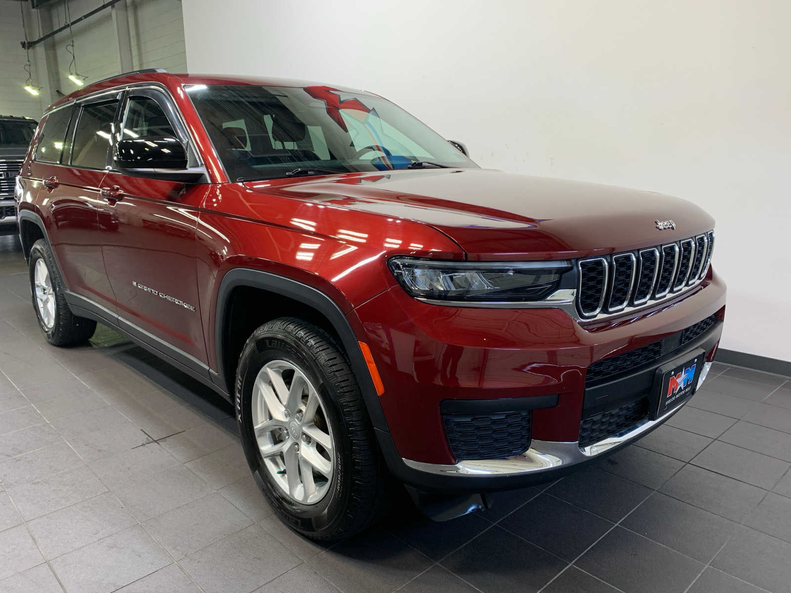 2021 Jeep Grand Cherokee Laredo photo 2