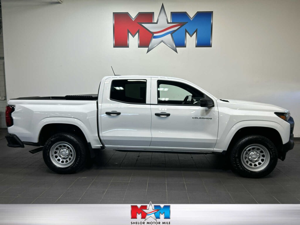 Used 2024 Chevrolet Colorado 2WD Work Truck Crew Cab Crew Cab