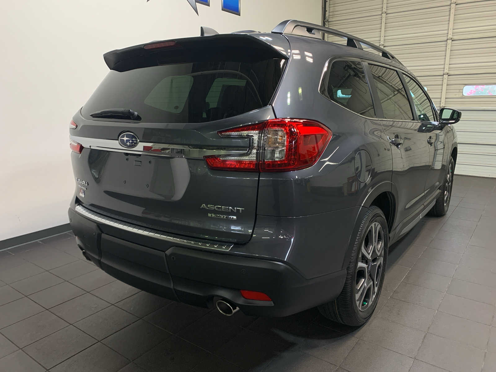2025 Subaru Ascent Limited photo 3