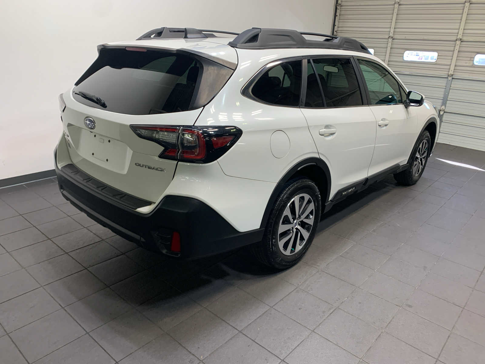 2020 Subaru Outback Premium photo 3