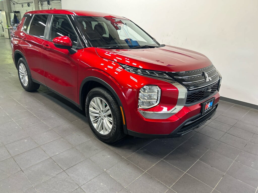 Used 2024 Mitsubishi Outlander ES FWD