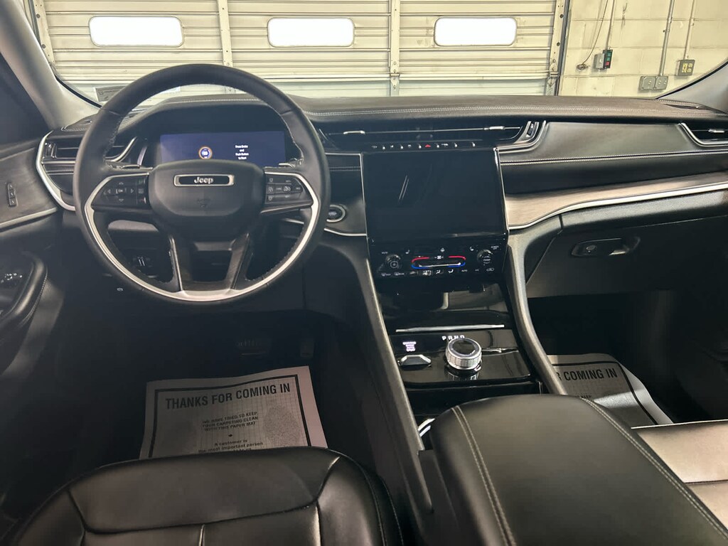 Used 2023 Jeep Grand Cherokee Limited 4x4