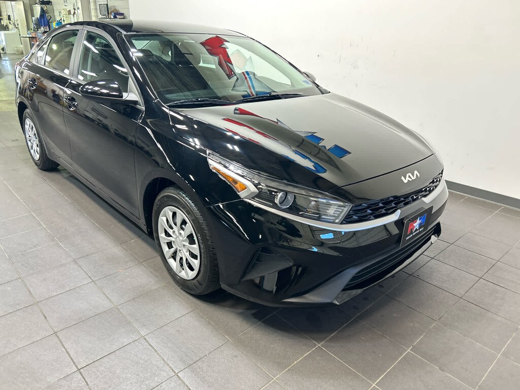 Used 2023 Kia Forte LX IVT