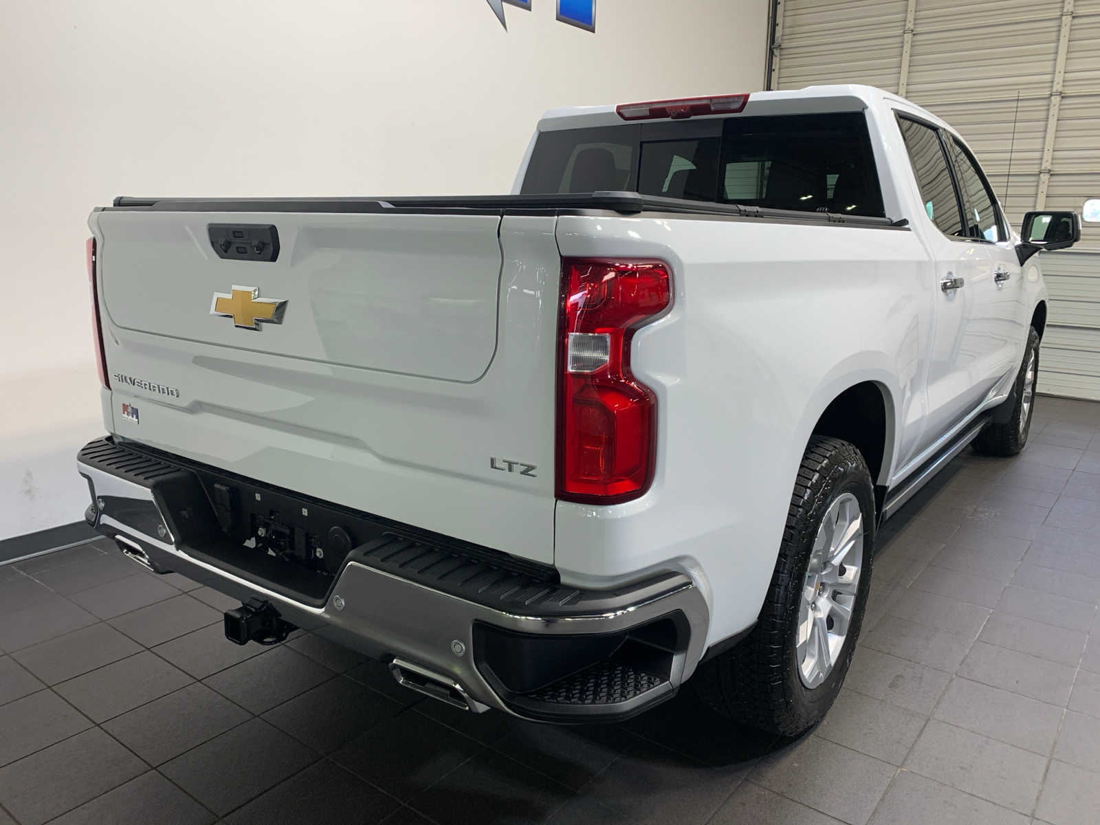 2025 Chevrolet Silverado 1500 LTZ photo 3