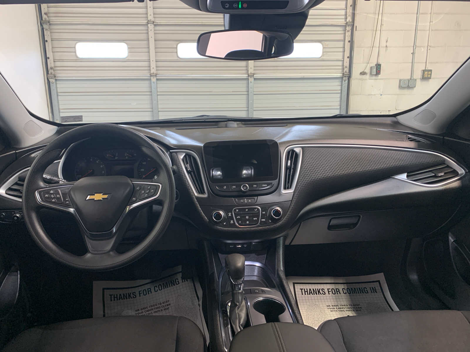 2024 Chevrolet Malibu 1LT photo 2