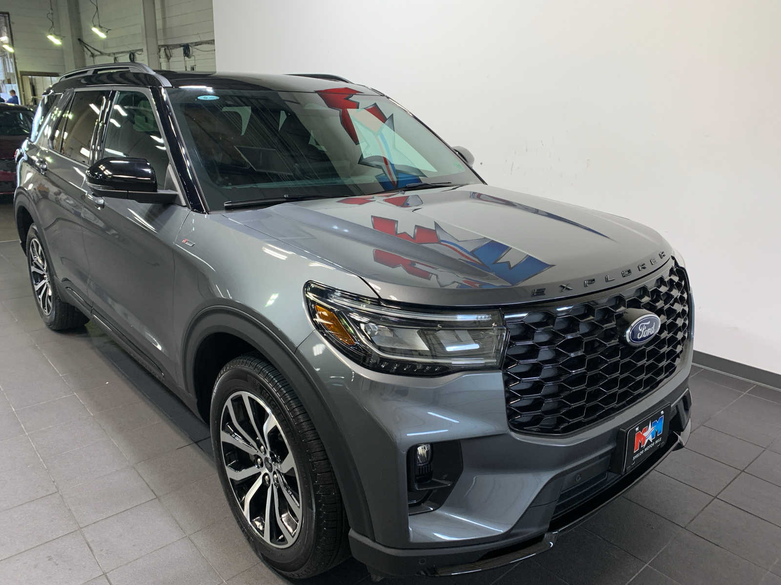 2025 Ford Explorer ST-Line photo 2