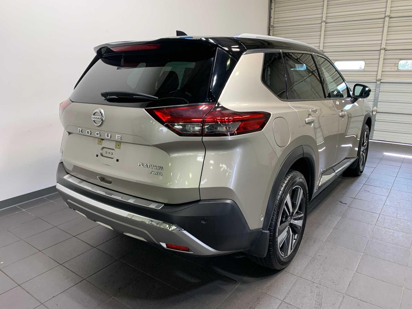 2021 Nissan Rogue Platinum photo 3