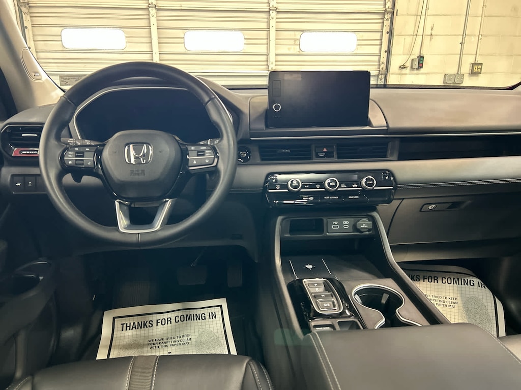 Used 2025 Honda Pilot Touring AWD