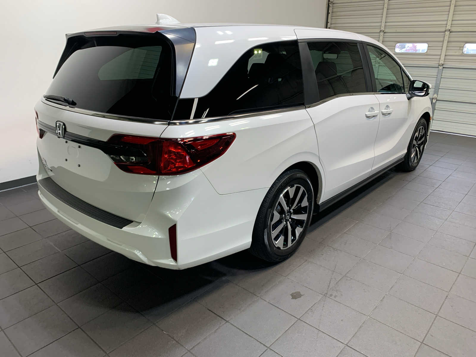 2025 Honda Odyssey EX-L photo 3