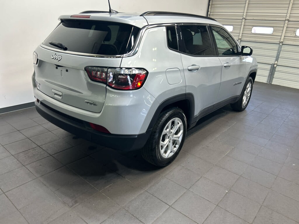 Used 2024 Jeep Compass Latitude 4x4