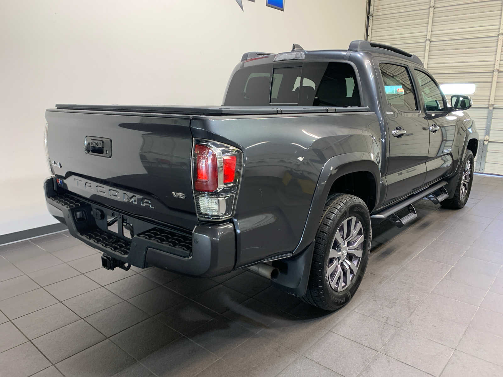 2021 Toyota Tacoma Limited Double Cab V6 photo 3
