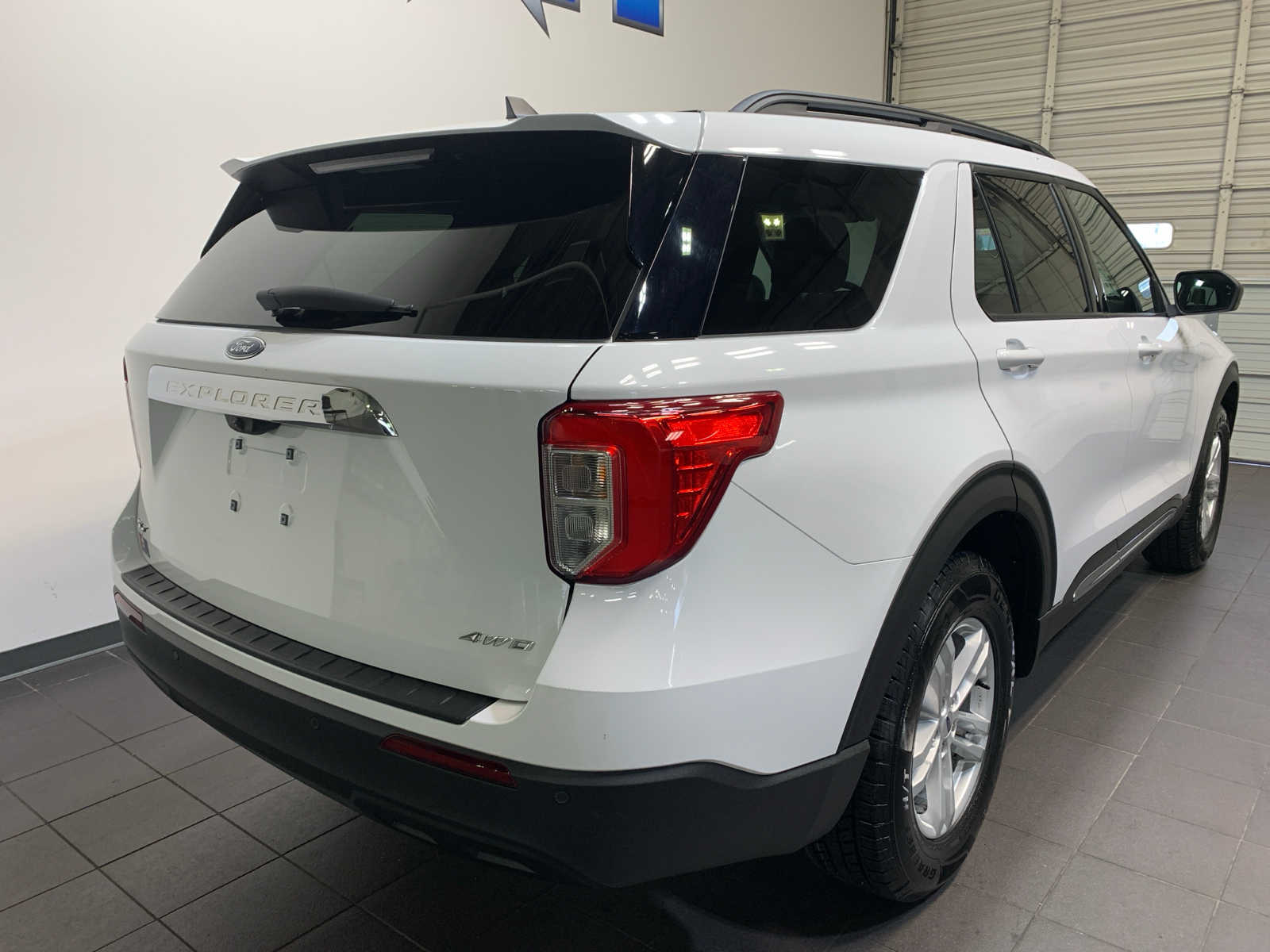 2023 Ford Explorer XLT photo 3