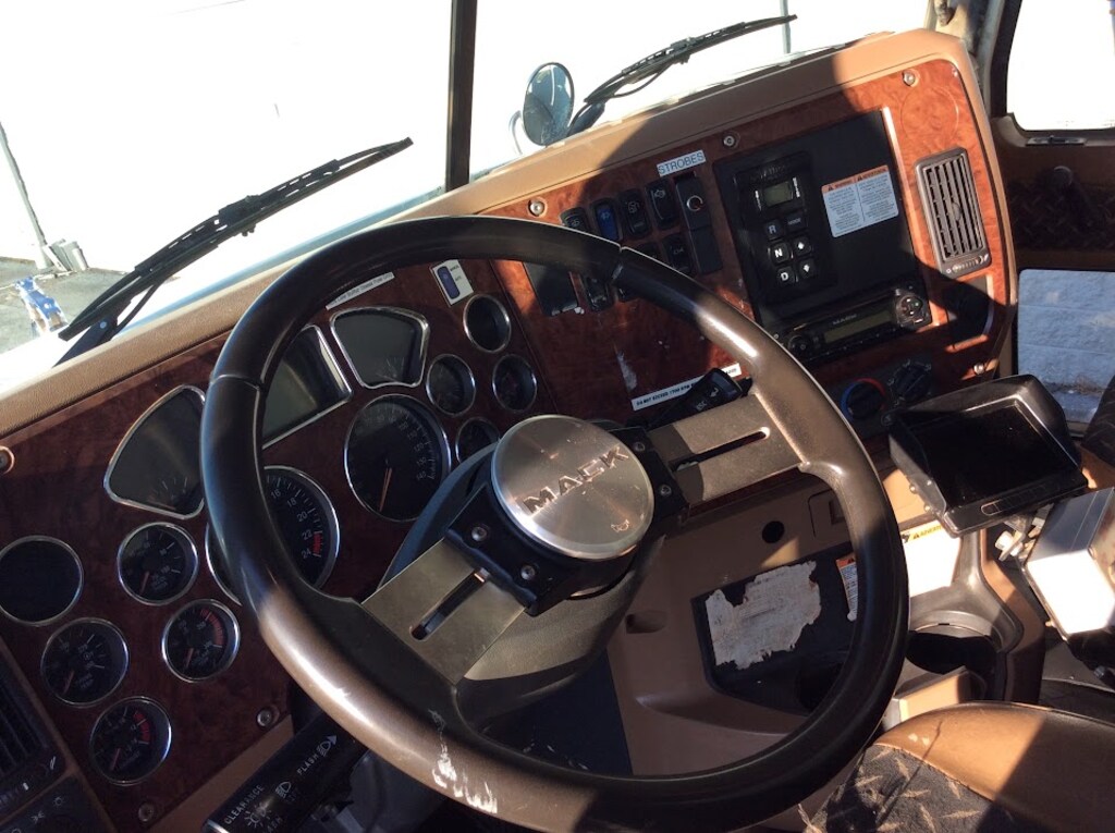 Used 2011 Mack Granite Water Truck