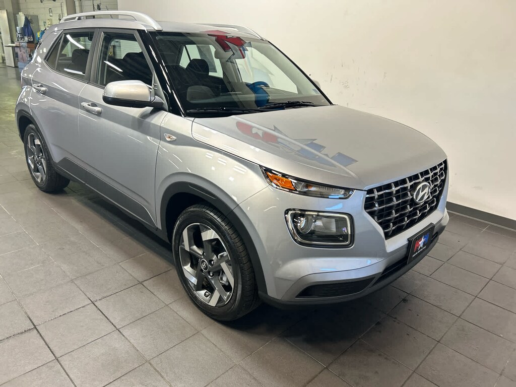 Used 2025 Hyundai Venue SEL IVT