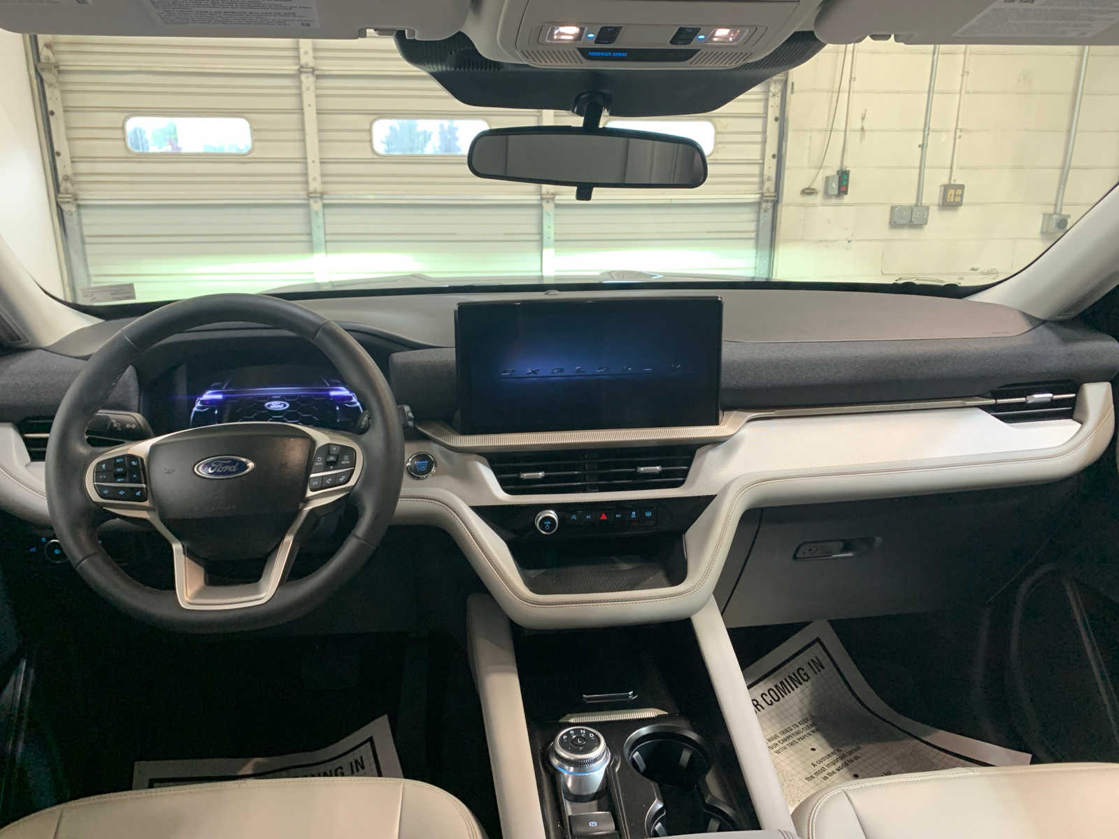 2025 Ford Explorer photo 4