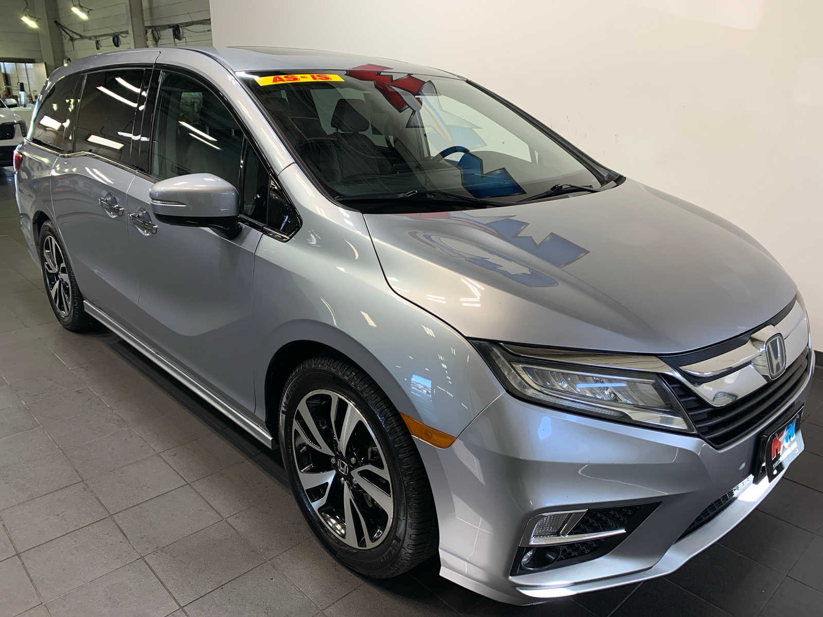2019 Honda Odyssey Elite photo 2