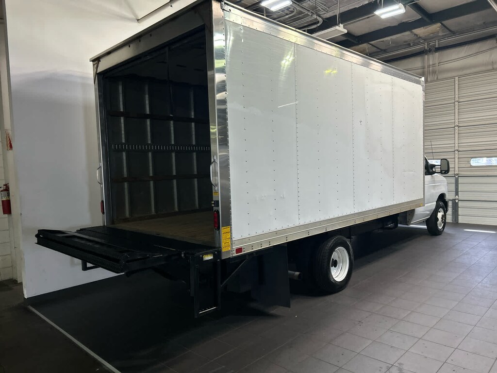 Used 2024 Ford E-Series Cutaway E-350 DRW 176 WB E-350 DRW 176 WB