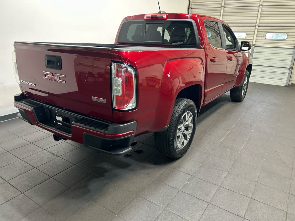 Used 2017 GMC Canyon 4WD SLE Crew Cab 128.3 Crew Cab 128.3