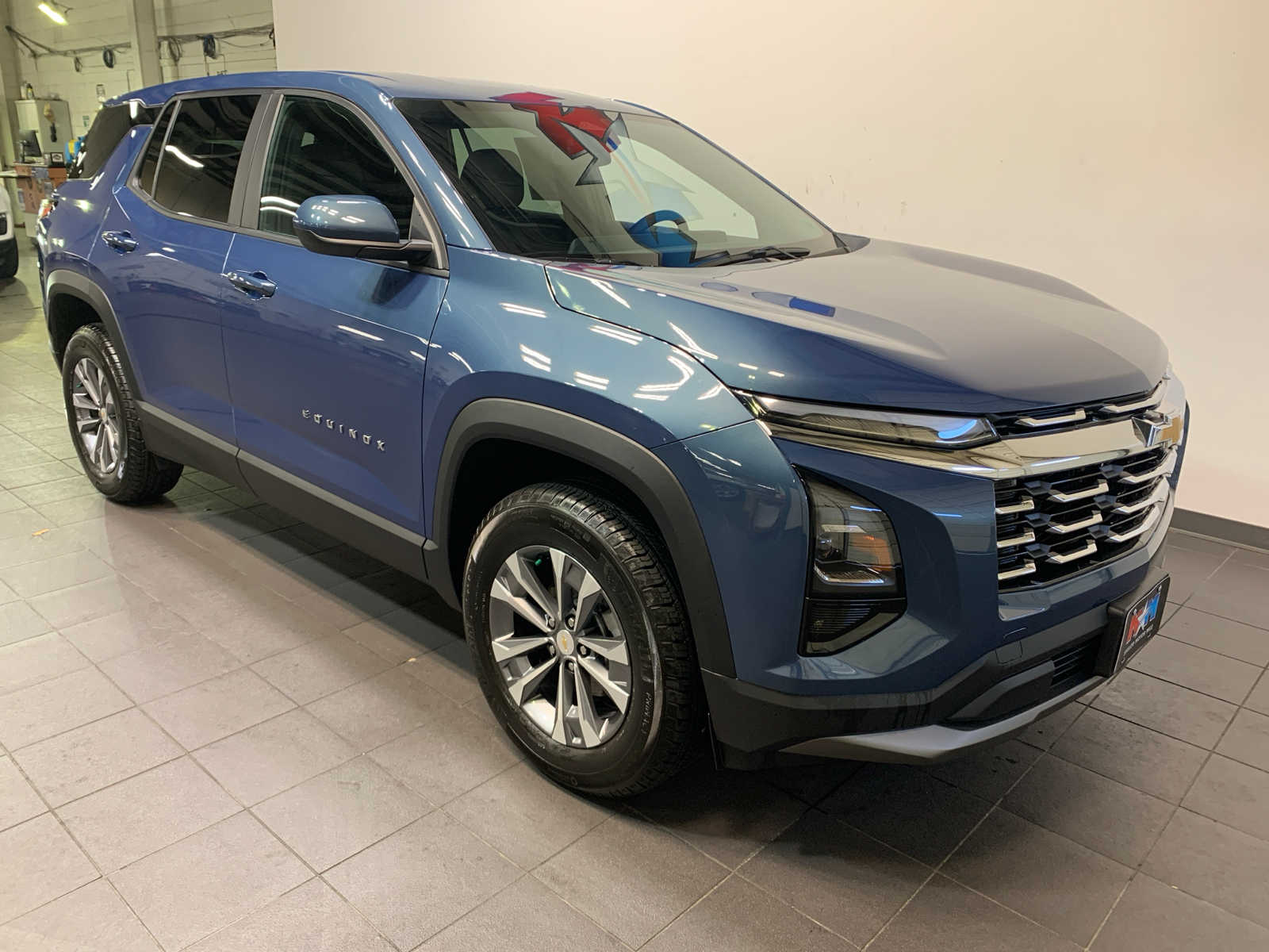 2026 Chevrolet Equinox LT photo 2