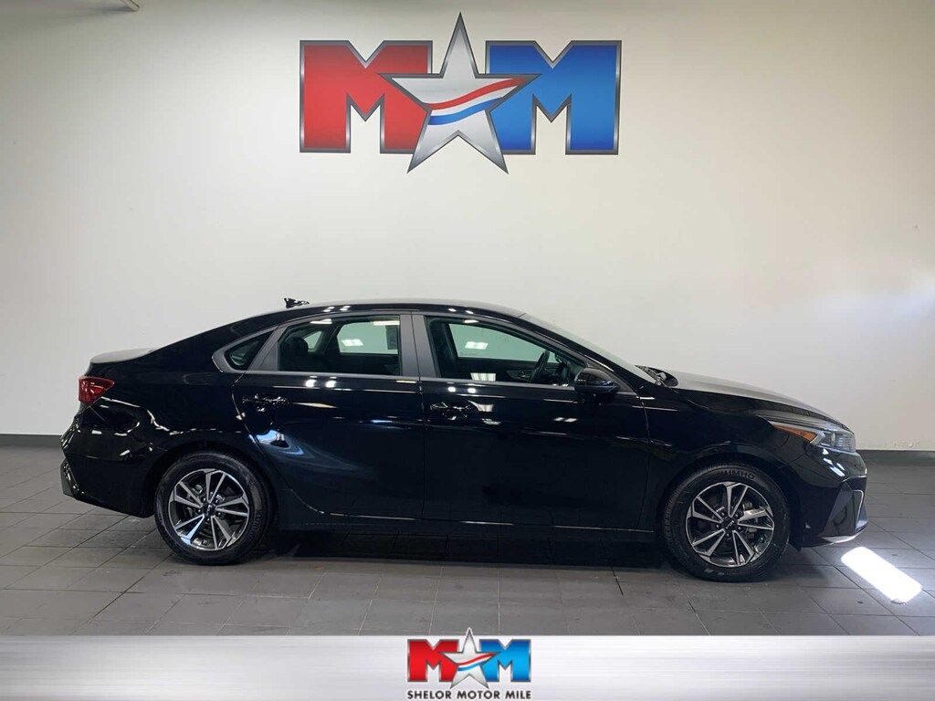 Used 2024 Kia Forte LXS IVT