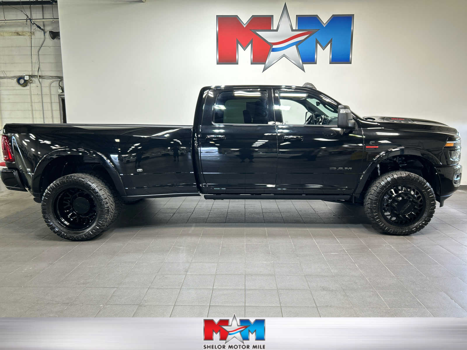 2025 RAM 3500 Pickup Limited