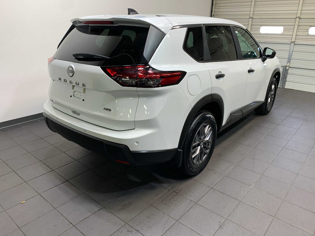 Used 2024 Nissan Rogue S AWD
