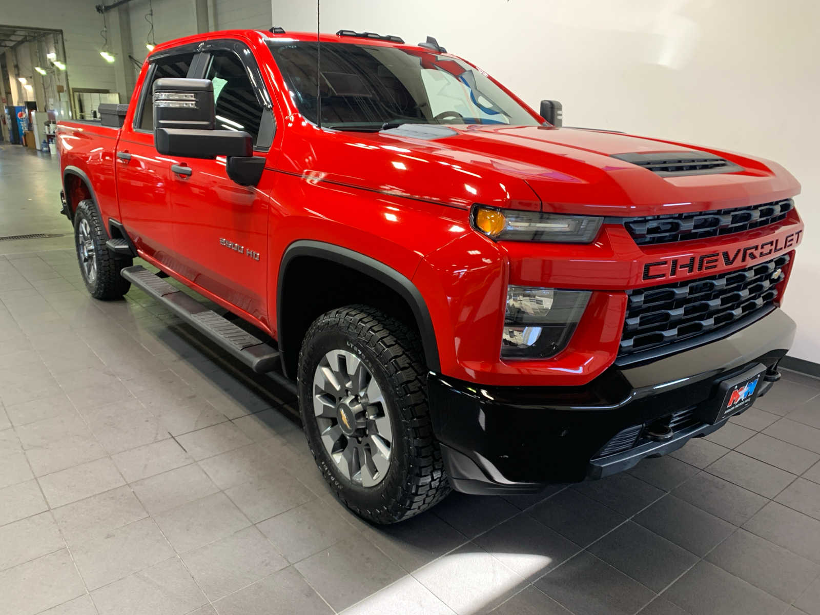 2021 Chevrolet Silverado 2500HD Custom photo 2