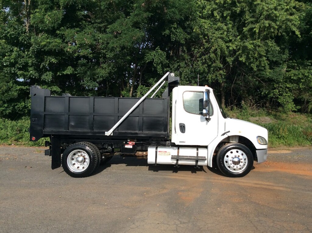 Used 2005 Freightliner M2 106 Dump Truck