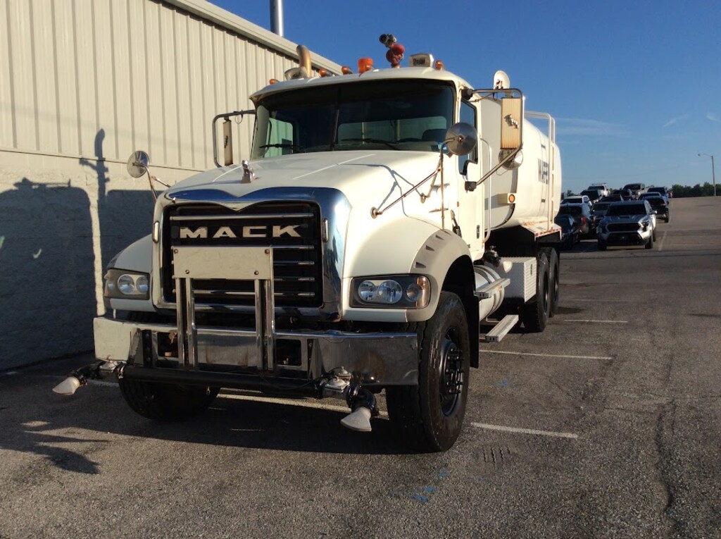 Used 2011 Mack Granite Water Truck