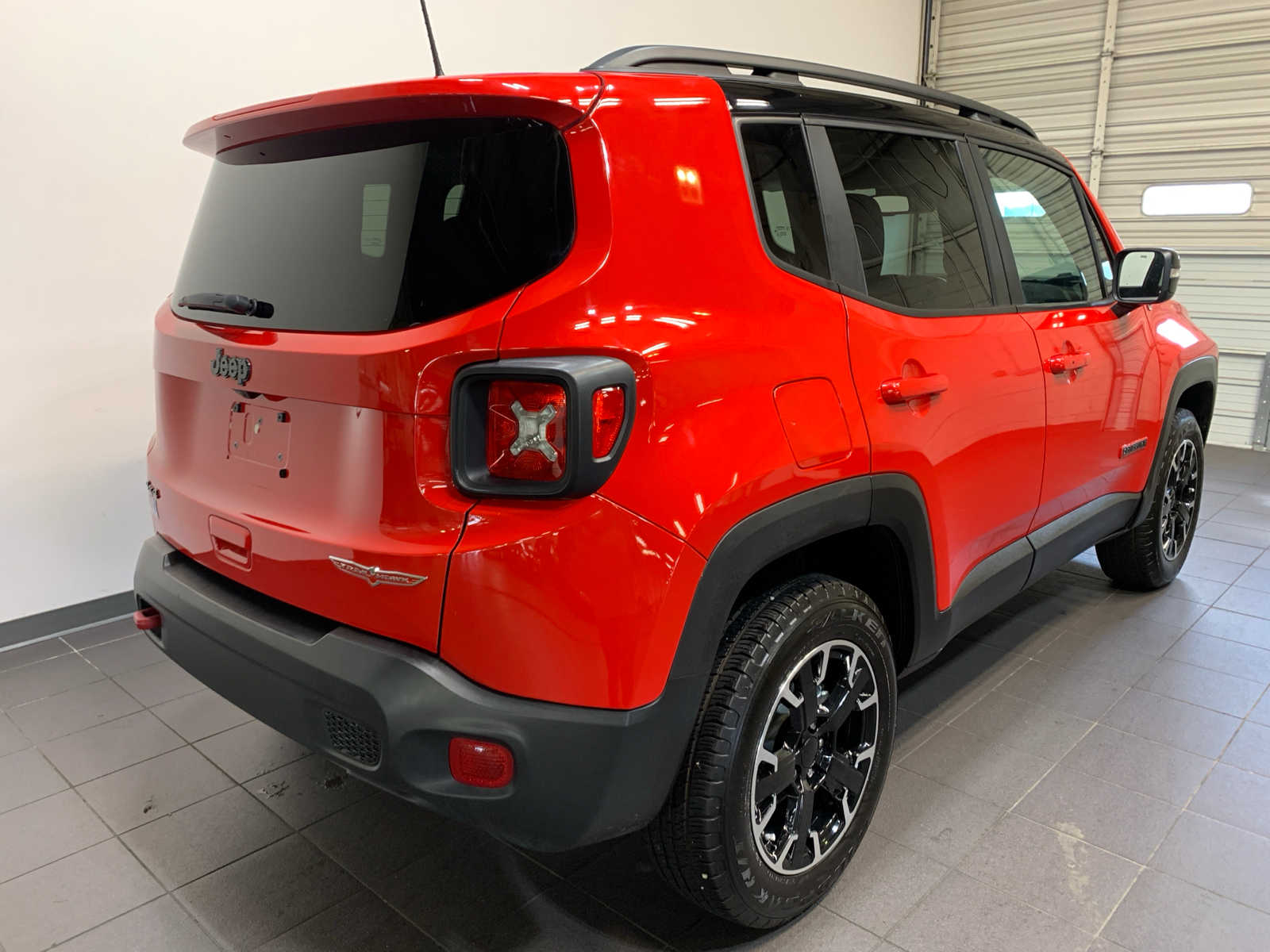 2023 Jeep Renegade Trailhawk photo 2