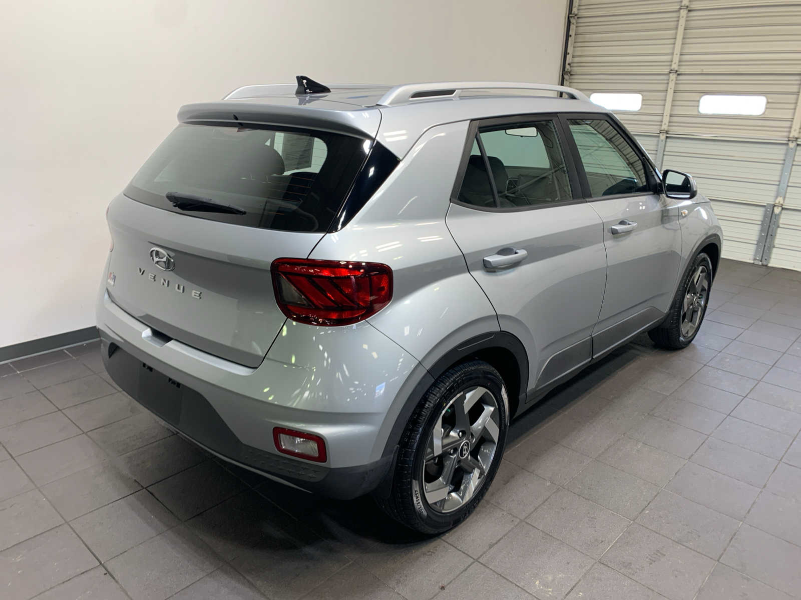 2022 Hyundai Venue SEL Limited photo 3