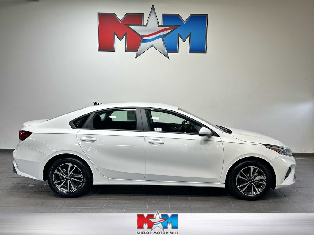 Used 2024 Kia Forte LXS IVT