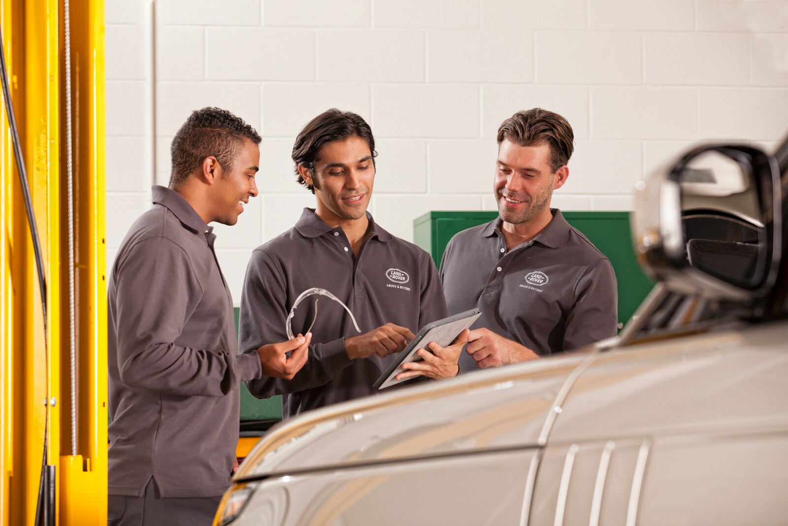 Land Rover Service Center in Golden Valley, MN Land