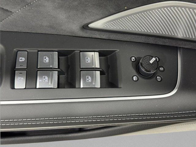 2026 Audi S8 Base - Photo 25